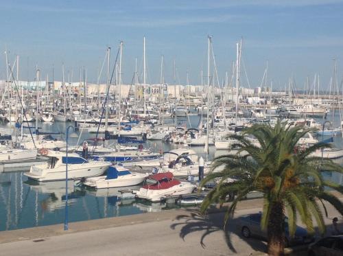 אל פוארטו דה סנטה מריה Apartamento Pueblo Marinero Puerto Sherry מראה חיצוני תמונה
